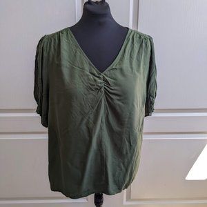 NWT Old Navy Top - loose flowy feminine puff sleeve gathered